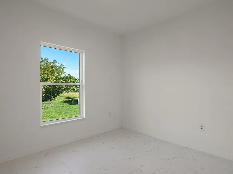 748 Foxtail St E — Photo 15