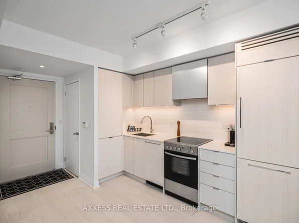 10 Gibbs Rd #619, Toronto, ON M9B 0E2