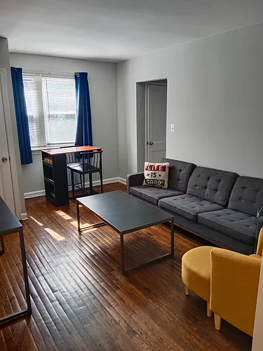 1120 Holbrook Ter NE Photo 1