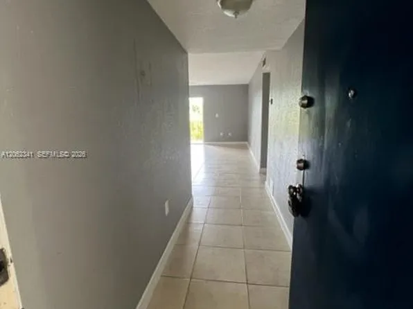 4400 W 16th Ave APT 432, Hialeah, FL 33012