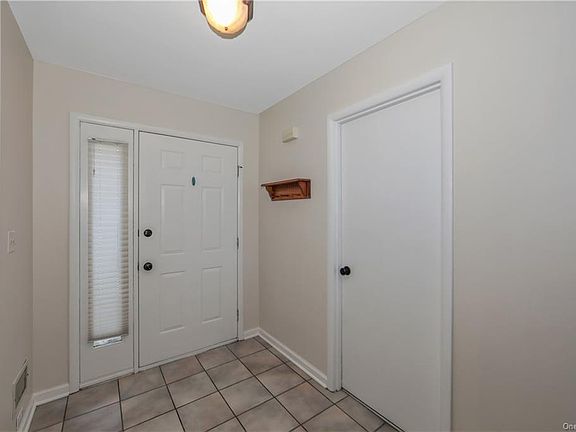 2nd image of 184 N Route 303 Unit 6