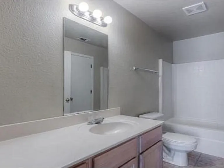 8115 Marydean Ave — Photo 2