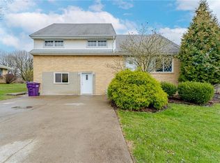 410 Regency Dr, Pittsburgh, PA 15239