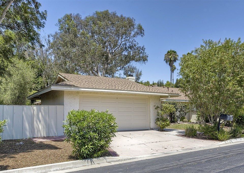 1st image of 3160 Camino Crest Dr