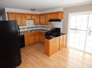 411 Sherwood Dr, Aurora, IL 60505