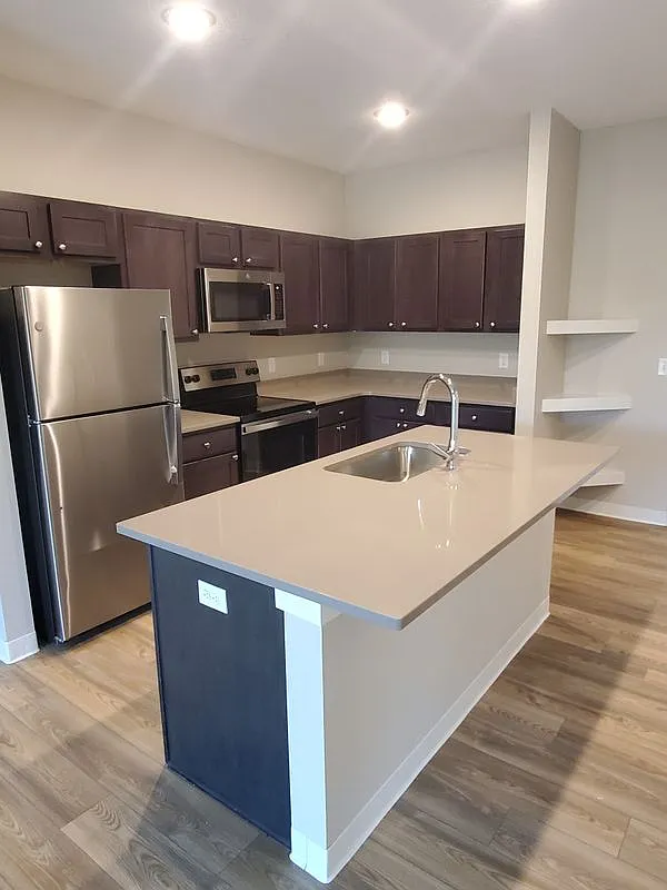 2 bed, 2.0 bath, 991 sqft, $1,387 — Photo 4