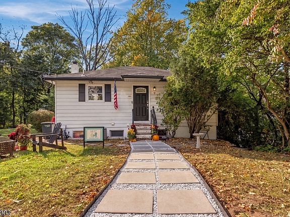 2nd image of 9 Oliver Rd