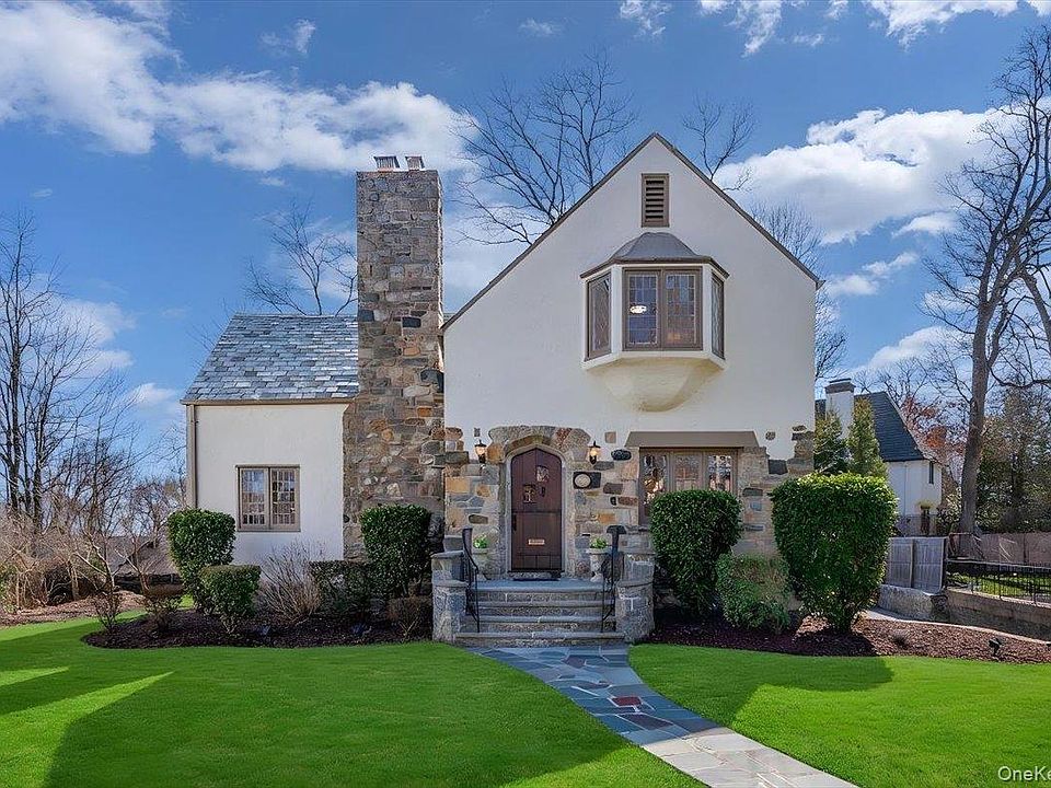 1st image of 7 Acorn Lane