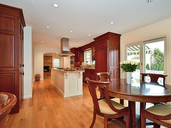 Designer chef's kitchen