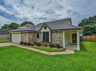 323 Brompton Ct, Highlands, TX 77562