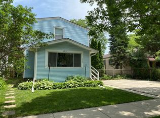 1745 Brown Ave, Evanston, IL 60201