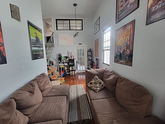 2nd image of 309 Devoe St Floor 3