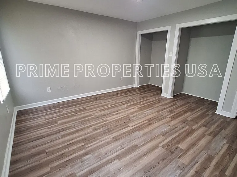 1219 Walnut St — Photo 9