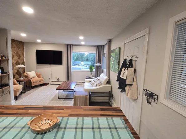 2200 W 29th Ave #2, Anchorage, AK 99517