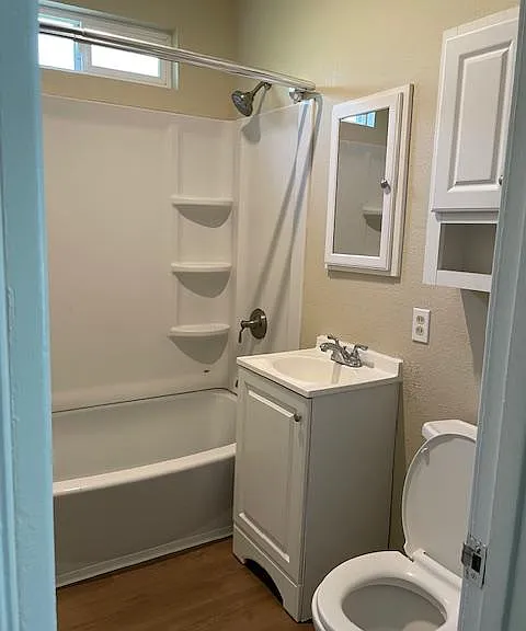 4303 Linwood Pl — Photo 8