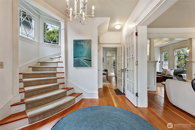4th image of 532 29th Avenue