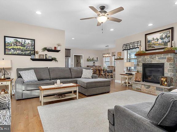 4th image of 7654 Windmill Rd