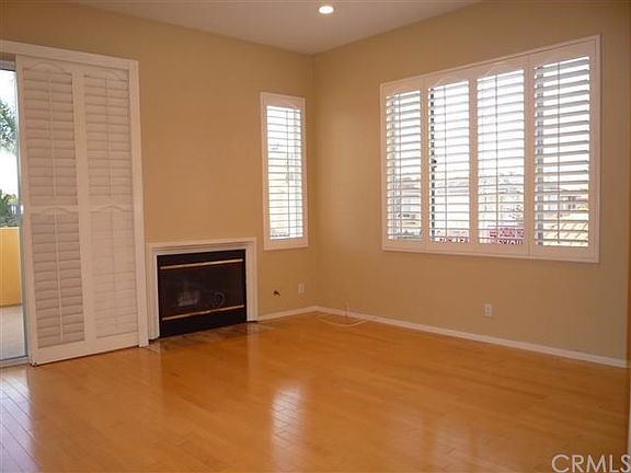 3rd image of 811 Marinella Aisle #123