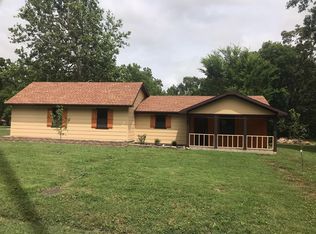 1204 S Rinker Ave, Aurora, MO 65605