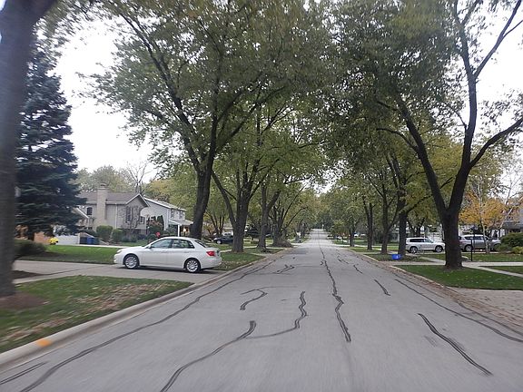 4th image of 1101 Tamarack Dr