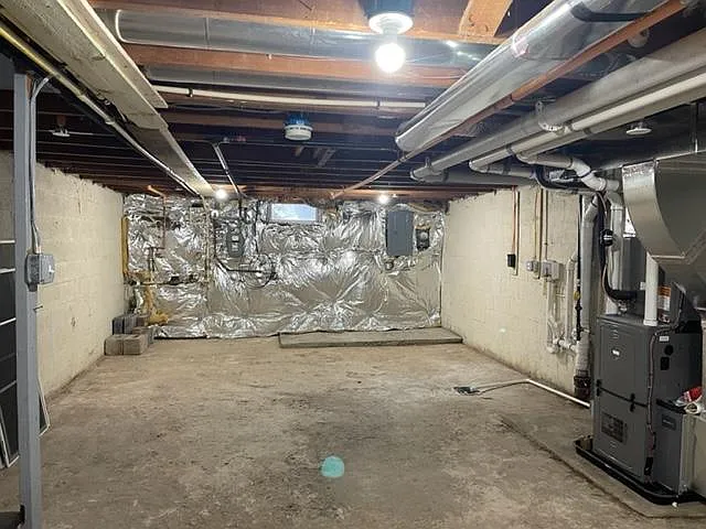 240 E Green St — Photo 26