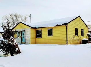 612 Lakeside St, Waterloo, IA 50703