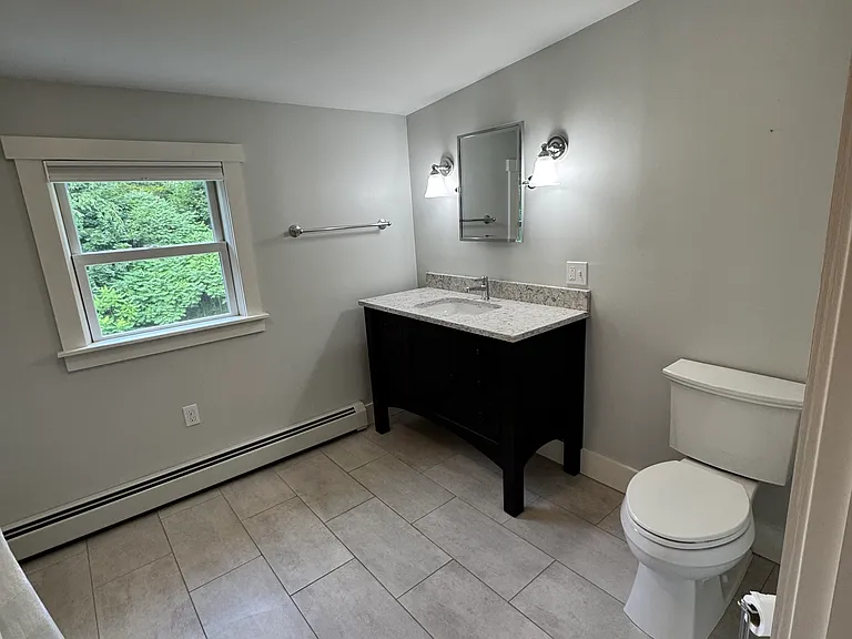 1069 Pine St — Photo 7
