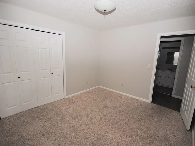 620 Oak Park Blvd #204 — Photo 38