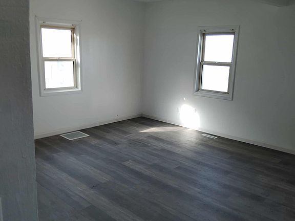 2nd image of 3724 Adie Rd