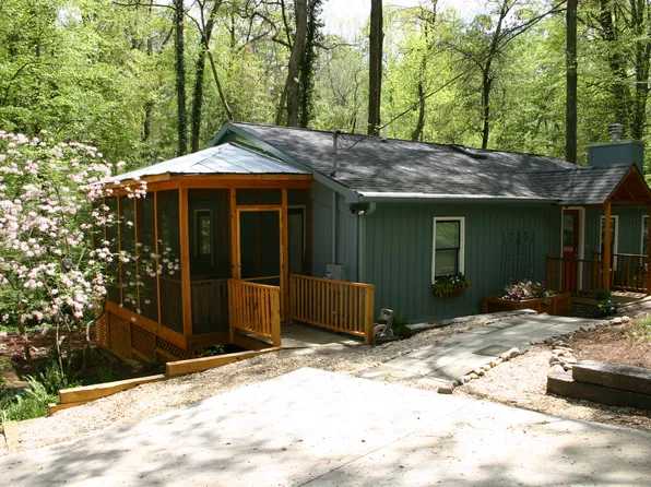105 Chestnut St, Roswell, GA 30075