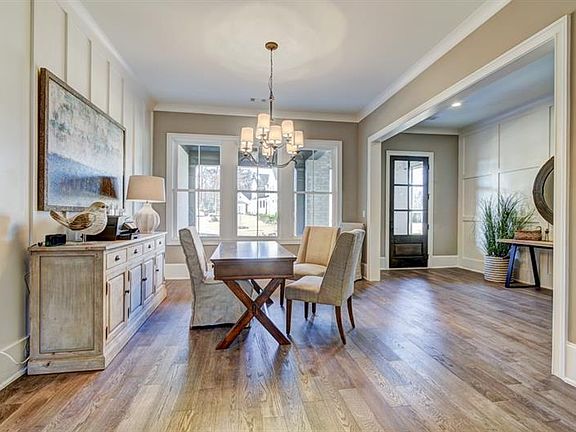5th image of 2718 Ellery Way NE