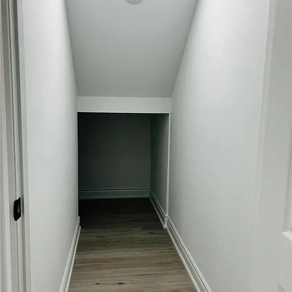 216 Woodbine Ave #BASEMENT — Photo 6