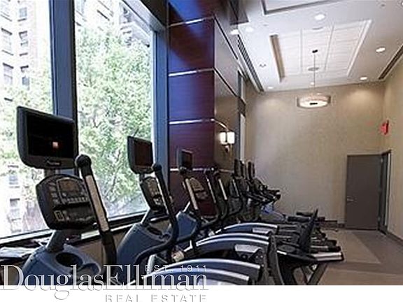 5th image of 805 Columbus Ave APT 8D