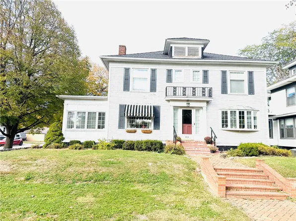 804 E Washington St, Hoopeston, IL 60942