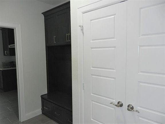 3rd image of 5636 Thoms Ct
