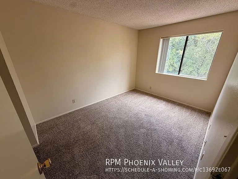 Parkside Apartments — Photo 110