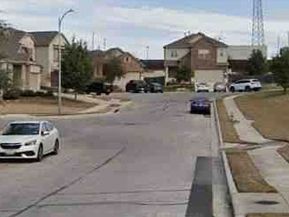 Exterior Neighborhood (street photo)
