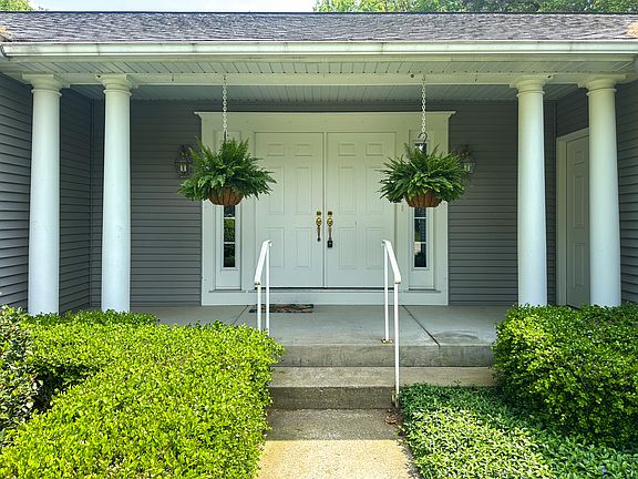 2nd image of 16600 Pine Dunes Ct