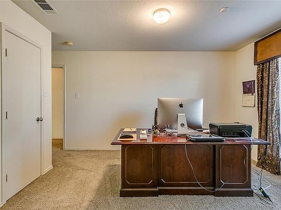 5th image of 948 Crowder Dr