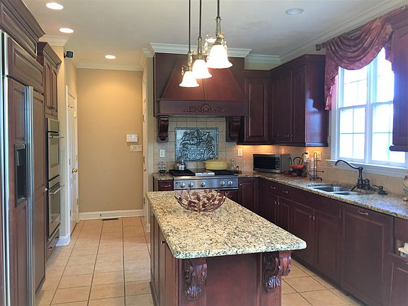 2nd image of 113 Watch Harbour Ct
