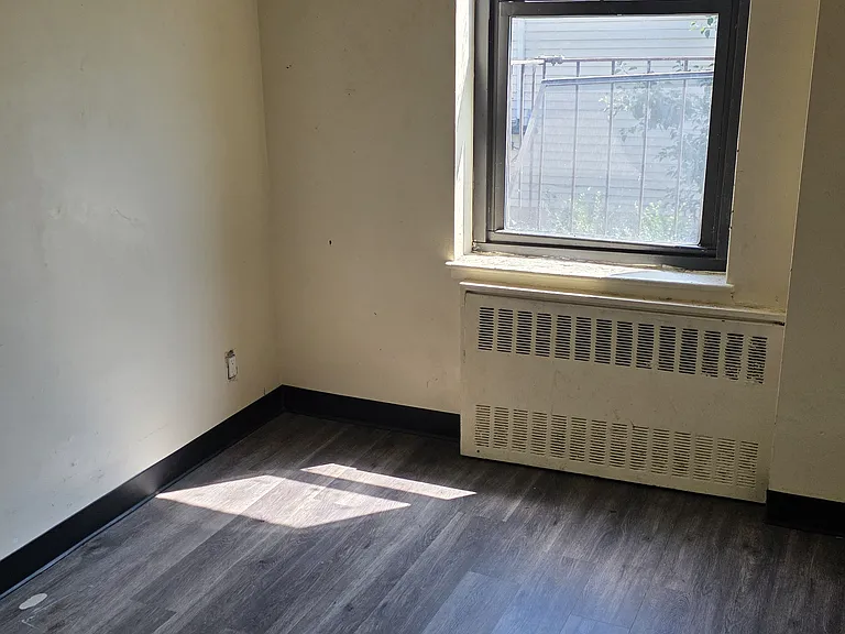 1-79 College Ave #4 — Photo 5