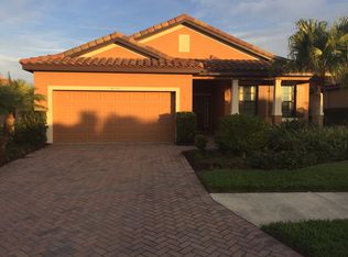 8155 36th St E, Sarasota, FL 34243