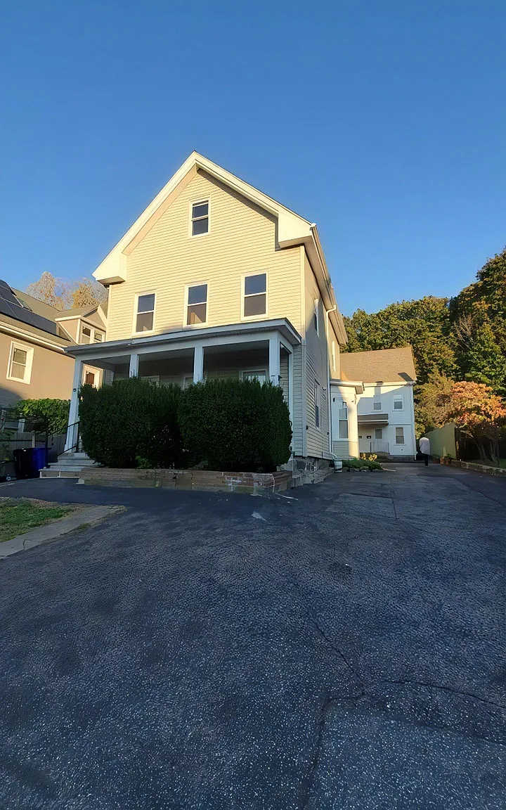 2 bed, 950 sqft, $2,200 — Photo 1