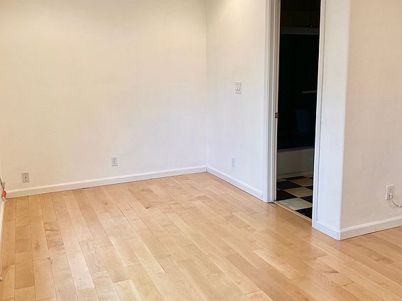 3rd image of 2638 Burlingame Way