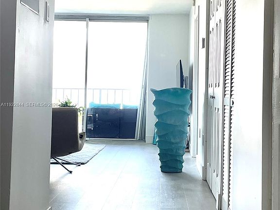5th image of 6900 Bay Dr APT 7A