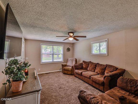 4th image of 25 Shady Ln
