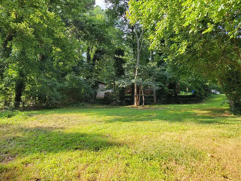 24 Grove Park Pl NW — Photo 4