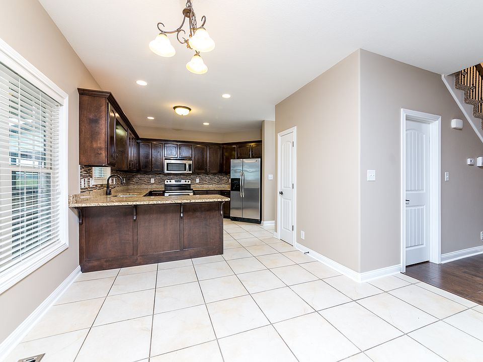 1st image of 1832 Apache Way
