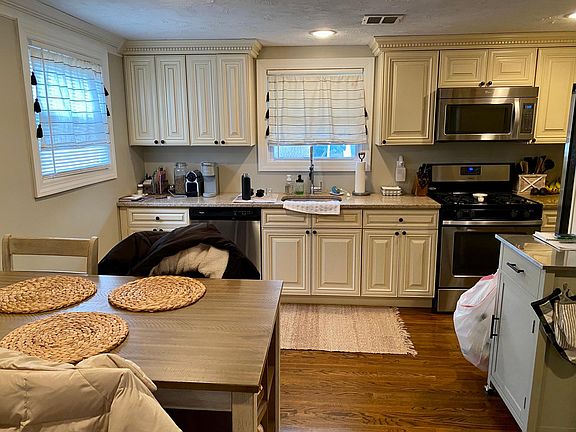 4th image of 27 Southridge Dr Floor 2