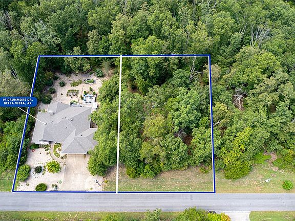 3rd image of 19 Drummore Dr